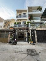 nhà đẹp 4x15 trung tâm thị trấn full nội thất ôtô đậu trong nhà chỉ dọn vào ở sổ riêng sang tên