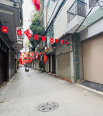 bán nr 40m2 tại cầu giấy, giá tốt 11,9 tỷ 4pn, 4wc, pháp lý đầy đủ, ngõ thông tứ tung ô tô, sát phố