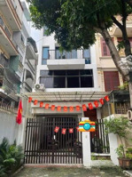 cho thuê nhà trung kính,70m2,mt5m, nhà 5 tầng thang máy đẹp giá 35tr/th làm văn phòng lh 