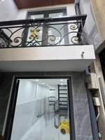 chính chủ bán nhà 1 trệt 1 lầu, có 2 phòng ngủ, diện tích sử dụng 30m2. giá: 1,860tỷ