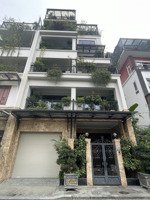 cho thuê liền kề padora 53 triều khúc. dt: 147 m* 5 tầng. mt: 7 m . thông sàn, thang máy , nhà đẹp