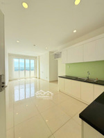 cần bán căn góc 3pn, nhà thoáng mát. nội thất cơ bản cđt giao. lh : xem nhà.