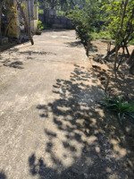 diện tích 190 m .ngang 8 m .2 mặt tiền đường bt6 m và 3''5m .k lụt .gần đường nhựa.