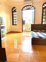 cho thuê phòng trọ khép kín có ban công, full nội thất tại trần khát chân