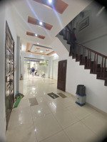 cho thuê nhà ngõ 6 mạc thái tổ, cầu giấy. dt 60m2, 4 tầng, ngõ oto. giá 21 tr(tháng)