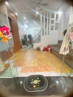 chính chủ gửi bán nhà sân cổng 40m 3 tầng ngõ 237 đằng hải,