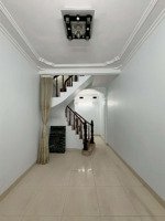cho thuê nhà riêng phố cảm hội( lò đúc)