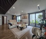 mandarin garden. chủ nhà gửi bán căn 3pn. 2vc. dt: 134.4m2. gía: 18tỷ. có slot tô nội thất còn đẹp