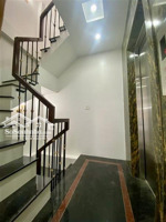 phân lô-ô tô ngủ trong nhà-thang máy xịn-mặt tiền rộng tiện kinh doanh-văn phòng-mặt ngõ thông