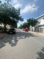 chính chủ gửi bán shophouse mặt tiền hoàng hoa thám - trung tâm thủ dầu một - hđ thuê 20tr/tháng