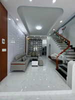 nhà mới 1 trệt 1 lầu mâm đúc có 3 phòng ngủ ,lộ oto , vị trí ngay trung tâm p cái răng tp cần thơ