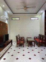 cho thuê nhà riêng nguyên căn ngõ 67 thái thịnh. dt 55m*4t*mt 4m, đcb. giá 12tr/th