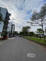 cặp đất 204m2 ngay sát đại học fpt, thích hợp làm căn hộ dịch vụ dòng tiền, giá chưa tới 14 đồng