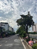 giảm sốc 500tr
[quận 8]nhà đẹp 5 tầng cách 1 căn ra mặt tiền kênh bến ba đình vị trí vip quận 8.