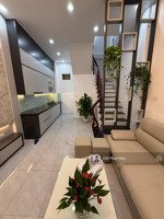 trung tâm tây hồ, nhà đẹp 5 tầng full nội thất, gần hồ tây, trường học các cấp, giá chào 7.85 tỷ