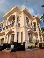 bán villa 2 mặt tiền thoáng mát 8,5tỷ phường lâm viên đà lạt
