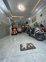 siêu hiếm linh chiểu _ gần vincom thủ đức 116m ,3 tầng, dòng tiền 30tr/tháng ,shr, ô tô né nhau.