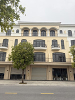 bán shophouse 70m hướng đông nam đường 20m, đối diện trường học & tttm nằm trên lối đi