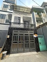 bán gấp - nhà đẹp mới - 2 tầng - kề bên chợ cầu quang trung - gần siêu thị emart - ngang 4m- ở ngay