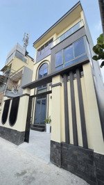 bán nhà khu thảo điền. căn này thuộc hàng hiếm có