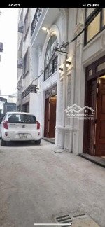 bán nhanh nhà 6 tầng thang máy, gara ô tô phường long biên. dt: 45m2, chỉ 10.x tỷ