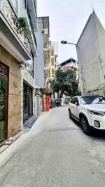 9xty có ngay nhà thang máy,45m_4 ngủ,phố ngọc thụy, gần mipec ,gần ô tô tránh