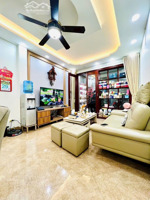 chính chủ cần bán căn hộ căn hộ cao cấp tại toà d5 trần thái tông, cầu giấy