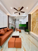 bán nhà riêng 35m- 5 tầng- thang máy- ô tô đỗ cổng- cách ql 32 chỉ 15m- nhà đẹp full nội thất