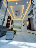 nhà q7 sát q4 căn góc 2 mặt hẻm thông huỳnh tấn phát