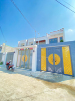 nhà chủ hạ bán nhanh mới xây vì kẹt tiền, ngay ub thạnh phú, vị trí đẹp, đầy đủ tiện ích, shr