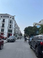 bán 71m đất trâu quỳ gia lâm/ngay hvnn/mt 7m/thoáng sau/oto tránh/phù hợp xây ccmn/giá 172tr/m