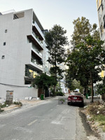 đất huy hoàng 8x20 m đường 12m thông 250 tr/m2 - 