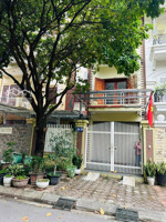 23 tỷ - 90m2 - 4 tầng, full nội thất gỗ quý, view công viên kđt xuân phương. chủ bán gấp 