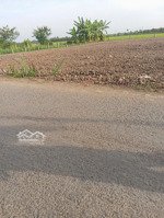 đất mặt tiền lộ nhựa 420triệu/1lô dt 5x30mv 100mv thổ cư