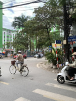 ô góc hai mặt tiền - mặt phố phú diễn - đối diện cổng đại học tài nguyên môi trường