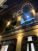 bùi quang là 60m2- 3 lầu- 4 pn- giá hơn 6 ty