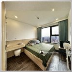 căn 2 ngủ, 2wc, 2 logia view thoáng ngắm toàn cảnh pháo hoa, full nội thất giá siêu đẹp.