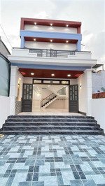 nhà 1 lầu 4pn đường dx42 tương bình hiệp, nở hậu đẹp phong thủy, đường thông; gần ngã tư dõ cái