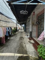 nhà phố nhà tự xây kiên cố chính chủ. nhà 2 tầng 2pn, 2wc.