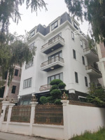 bán gấp biệt thự đơn lập view hồ , 2 thoáng ô tô tránh. 305m 5 tầng, mặt tiền 13m, giá 69 tỷ