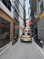 6.9 tỷ có ngay nhà dân xây phố việt hưng, 35 m , 3 ngủ ,ô tô đỗ cửa,