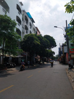 chị nhà cần bán gấp nhà hẻm xe hơi thông 1 trệt 2 lầu sân thượng còn mới khu nhà đẹp mua vào ở