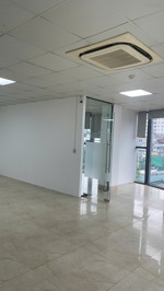 cho thuê văn phòng tại nguyễn hoàng, 20 triệu, 100m2, view full kính đẹp ô góc để xe thoải mái