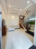 bán nhà 3,5 tầng trung tâm thành phố gần sông hàn