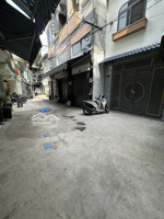 4,5 x 10 không lộ giới - hẻm ô tô thông thoáng - p.10 lạc long quân nhỉnh 5 tỷ .