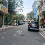 10 tỷ 700 thương lượng, nhà 4 tầng mặt tiền đường, diện tích : 4 x 16