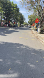 chính chủ cần bán nhanh lô đất 85 m2 mặt tiền đinh thị vân giao nhau với trường chinh p .an khê