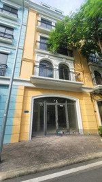 cho thuê nhà thô 8tr/tháng bán đảo 1 bim , 6 tầng điện nước giá dân