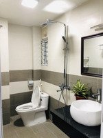 cần cho thuê căn hộ studio, vệ sinh khép kín. diện tích sử dụng: 45m2/sàn