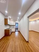 Bán căn hộ tập thể Thanh Xuân Bắc, Thanh Xuân, nhà đẹp ở ngay, 2 thoáng, ô tô đỗ cầu thang